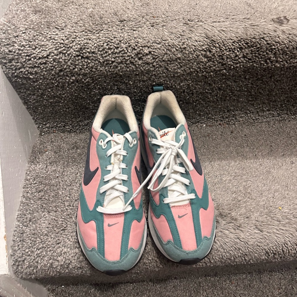 Nike Women's Pink and Teal Sneakers